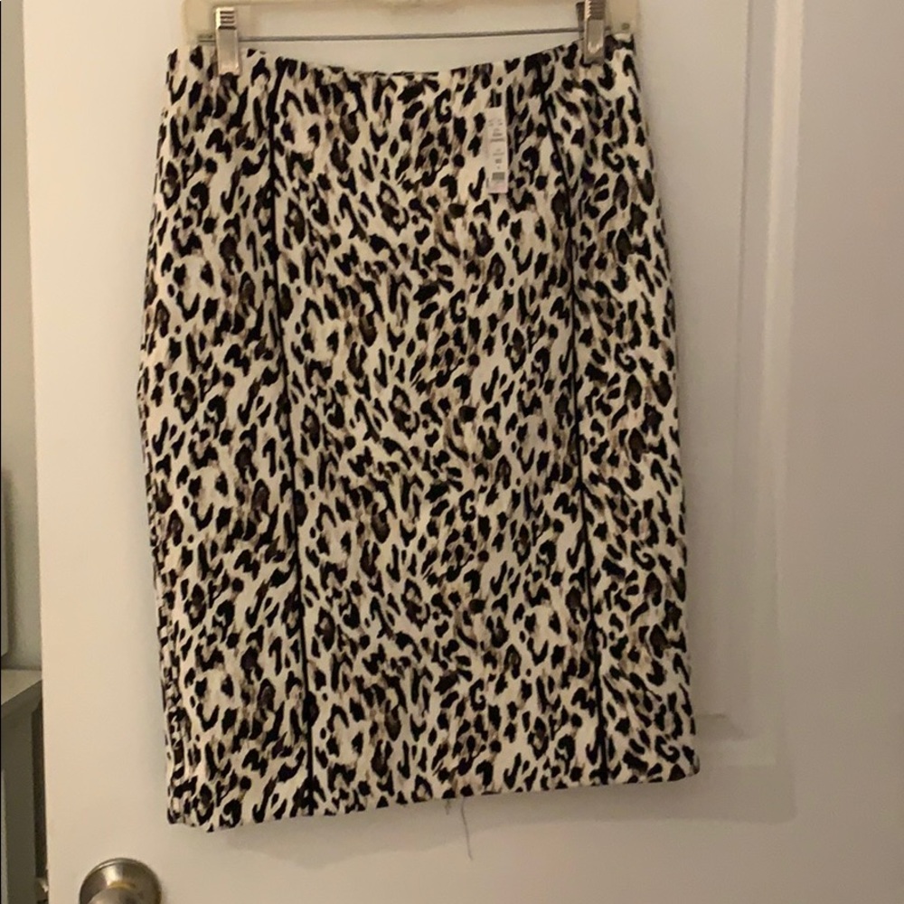 NWT! White House Black Market Leopard Skirt Sz. 8